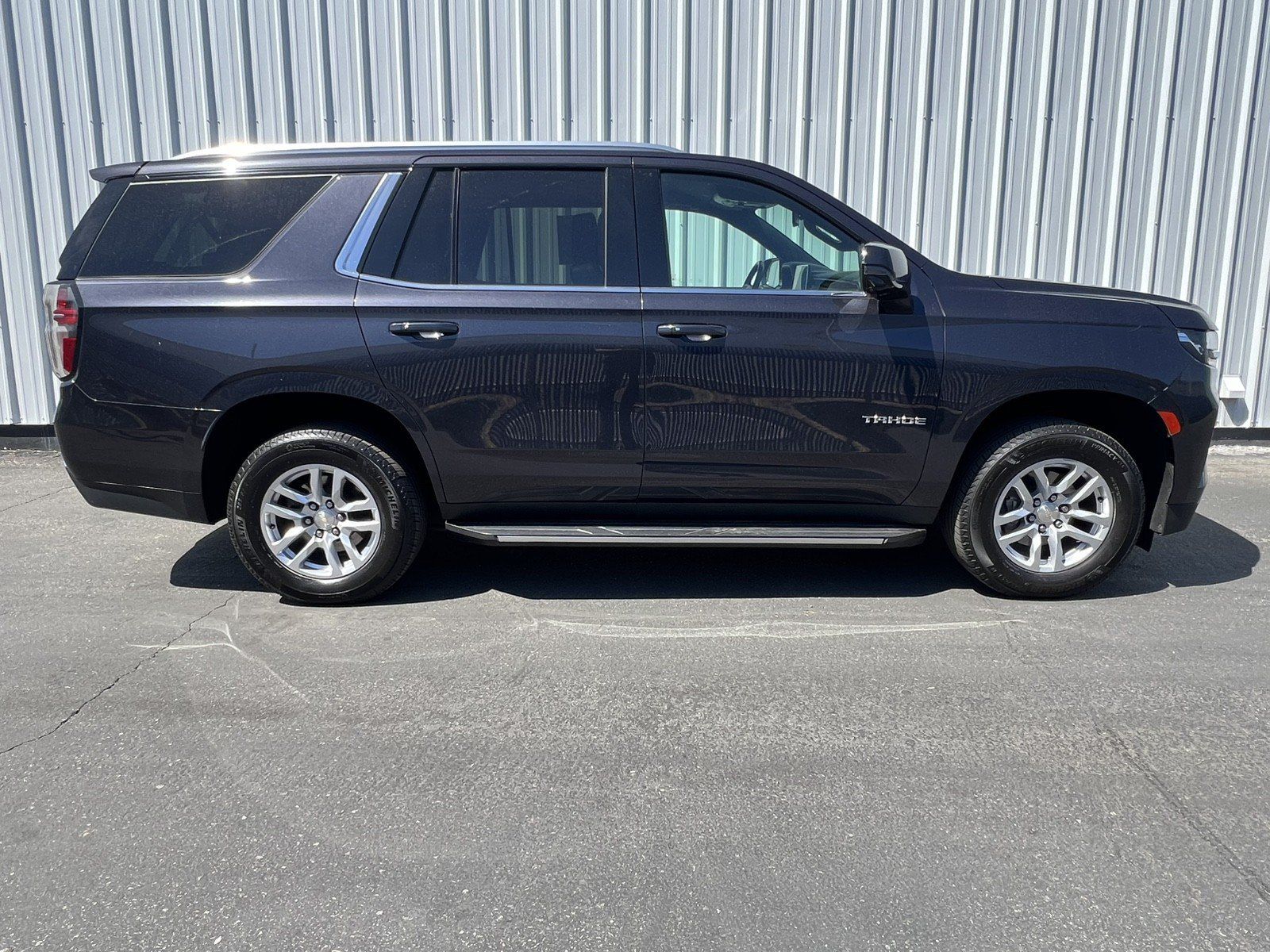 Used 2022 Chevrolet Tahoe LT w/ Luxury Package AWD/4WD image 7