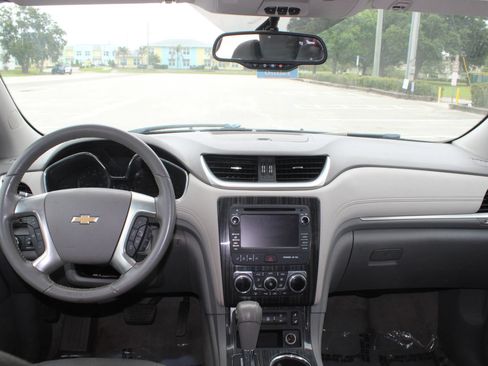 Used 2014 Chevrolet Traverse LT FWD image 11