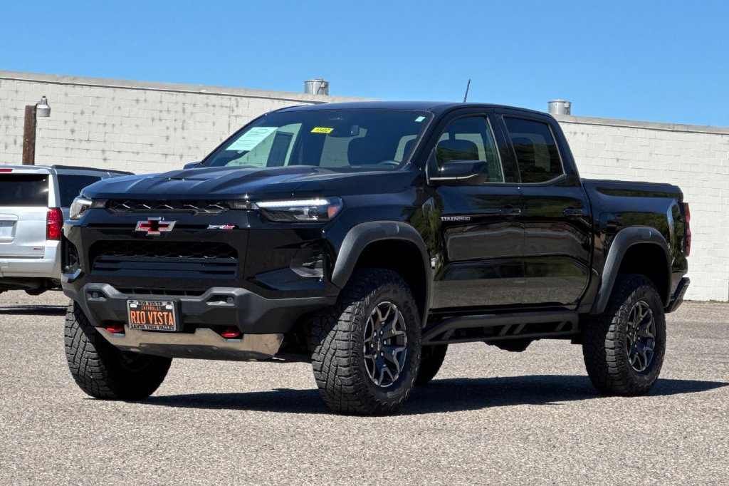 Used 2024 Chevrolet Colorado ZR2 w/ Safety Package AWD/4WD image 8
