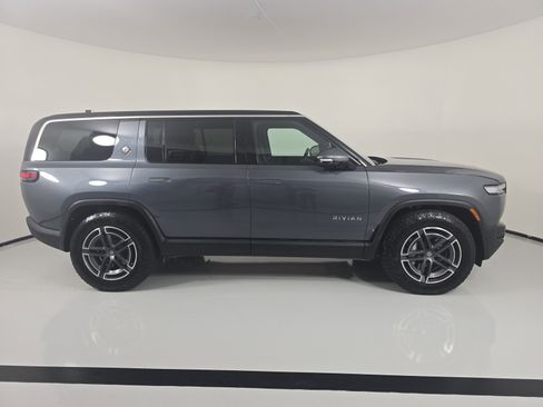 Used 2025 Rivian R1S Adventure image 6