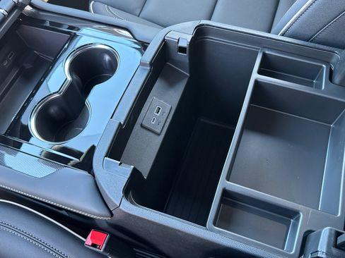 New 2026 GMC Yukon Elevation image 32