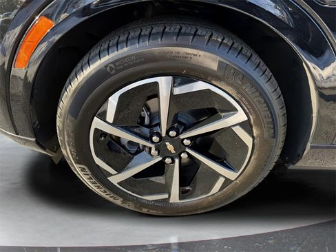 Used 2025 Chevrolet Equinox EV LT image 14