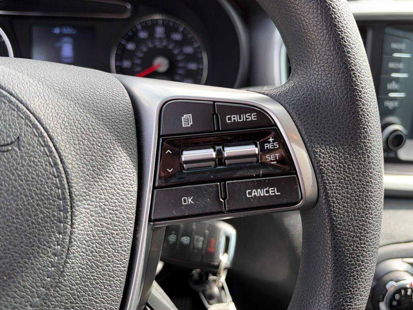 Used 2020 Kia Sorento LX FWD image 21