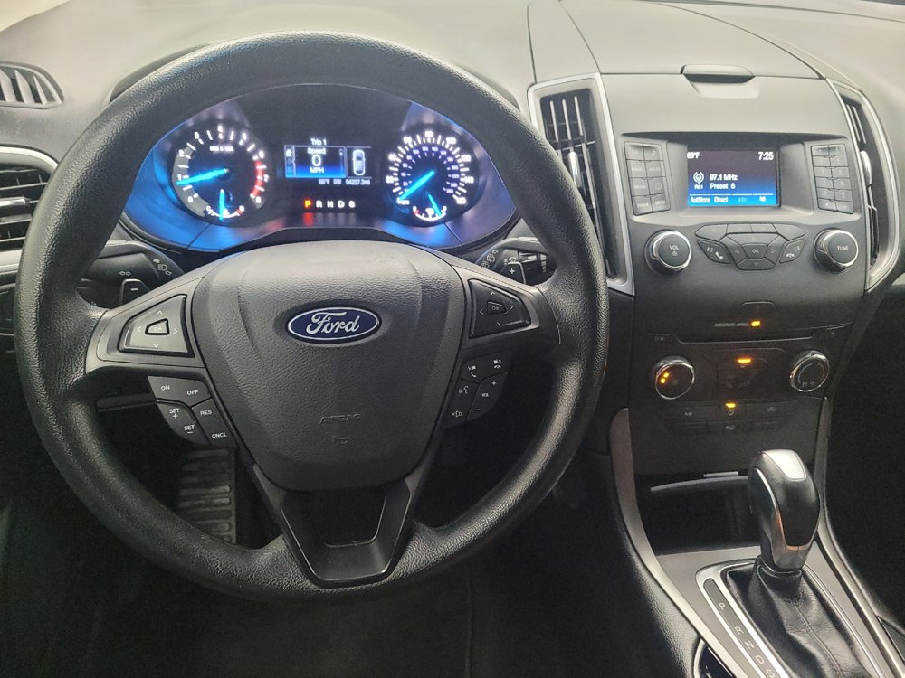 Used 2018 Ford Edge SE FWD image 22