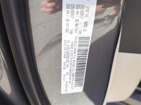 Used 2019 Chrysler Pacifica Touring-L image 2