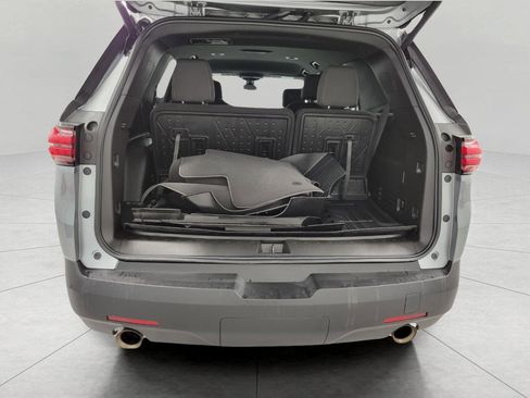 Used 2023 Chevrolet Traverse LT image 16