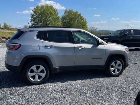 Used 2019 Jeep Compass Latitude w/ Popular Equipment Group AWD/4WD image 7