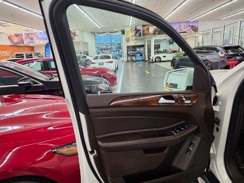 Used 2019 Mercedes-Benz GLS 450 4MATIC w/ Premium 1 Package image 40