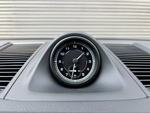 Certified 2026 Porsche Macan image 18