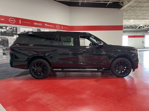 New 2026 Lincoln Navigator L Reserve w/ Jet Appearance Package image 2