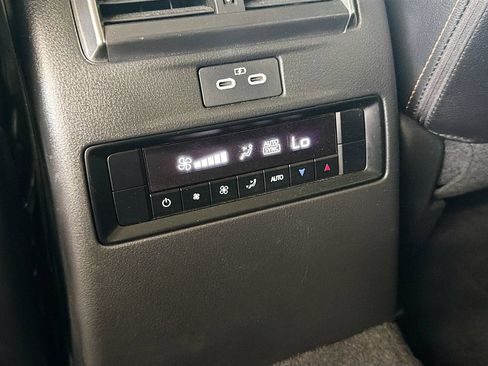 Used 2024 MAZDA CX-90 Plug-In Hybrid w/ Preferred AWD/4WD image 29