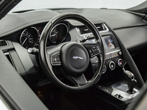 Used 2018 Jaguar E-PACE S image 13