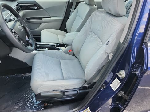 Used 2016 Honda Accord LX image 9
