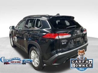 Used 2022 Toyota Corolla Cross LE video 3