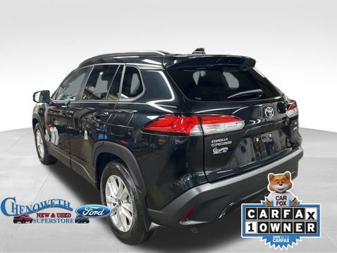 Used 2022 Toyota Corolla Cross LE image 3