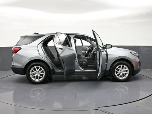 Used 2023 Chevrolet Equinox LT FWD image 33