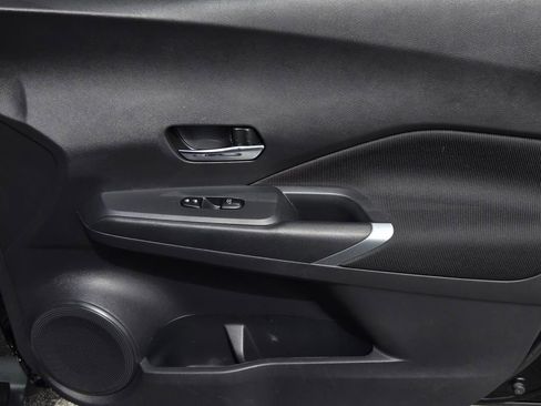 Certified 2024 Nissan Kicks SV FWD image 8