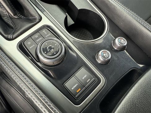 Used 2016 Nissan Maxima SR image 20