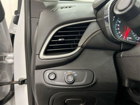 Used 2019 Chevrolet Trax LS image 18