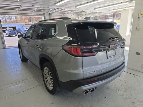Used 2025 GMC Acadia Elevation image 3