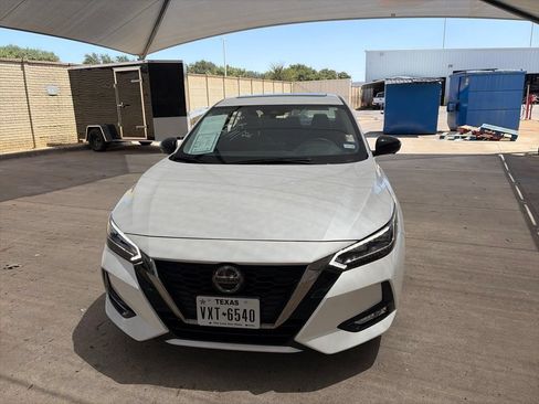 Used 2023 Nissan Sentra SR w/ SR Premium Package FWD image 4