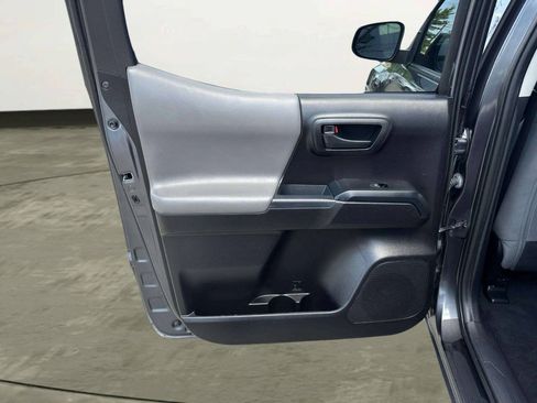 Used 2021 Toyota Tacoma SR AWD/4WD image 11