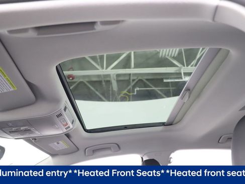 Used 2025 Volkswagen Jetta SE image 11