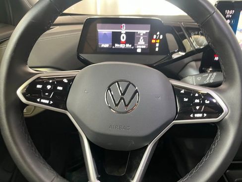 Certified 2023 Volkswagen ID.4 Pro image 18