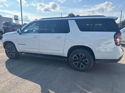 Used 2021 Chevrolet Suburban Z71 AWD/4WD image 2