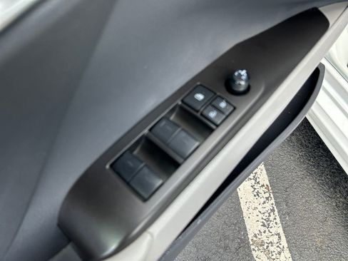 Used 2024 Toyota Camry SE image 19