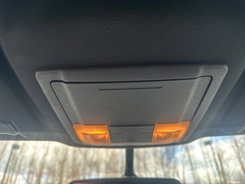 Used 2018 Ford Explorer XLT w/ Equipment Group 202A image 32