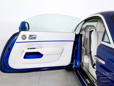 Used 2019 Rolls-Royce Wraith image 21