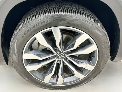 Used 2023 Volkswagen Atlas SEL Premium image 34