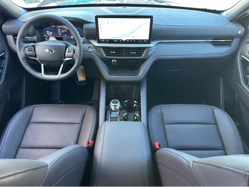 New 2026 Ford Explorer Platinum image 7