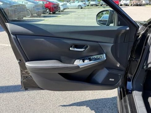 Certified 2020 Nissan Sentra SR w/ Premium Package FWD image 16