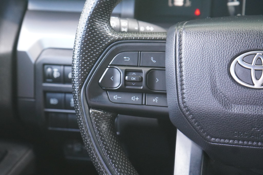 Used 2024 Toyota Tacoma SR5 AWD/4WD image 15