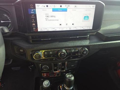 Used 2024 Jeep Wrangler Unlimited AWD/4WD image 10