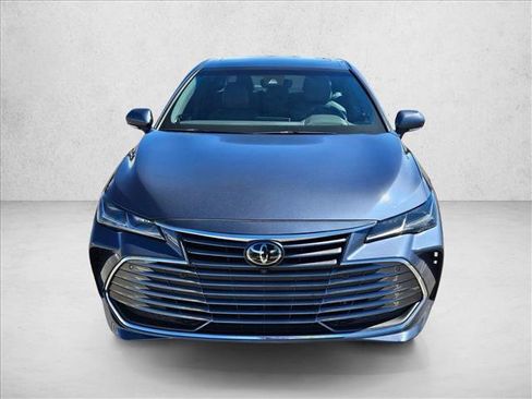 Used 2019 Toyota Avalon Limited w/ Advanced Safety Package image 2