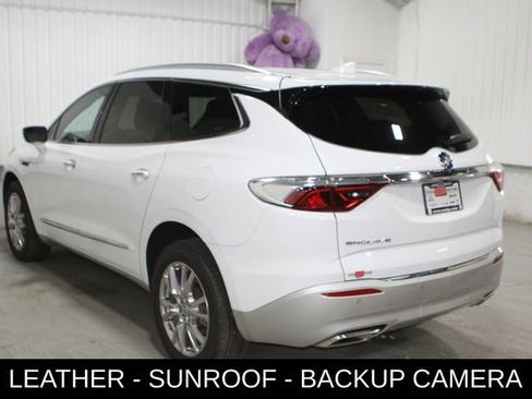 Used 2023 Buick Enclave Essence w/ Experience Buick Package FWD image 28