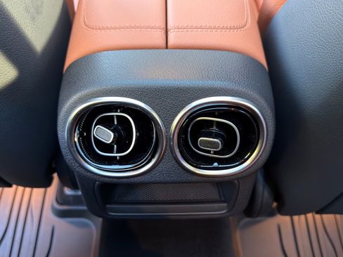 Used 2024 Mercedes-Benz GLC 300 image 15