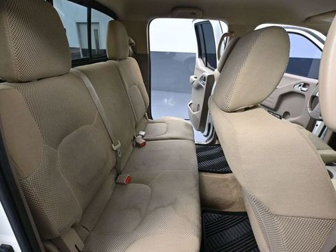 Used 2015 Nissan Frontier SV image 36