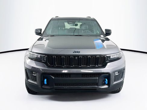 Used 2022 Jeep Grand Cherokee Trailhawk image 2