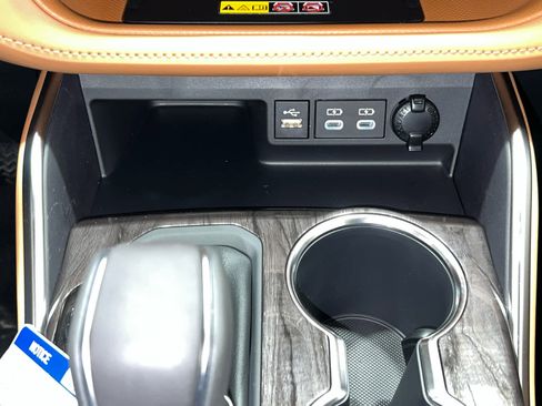 New 2026 Toyota Highlander Platinum image 28