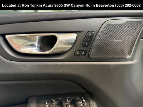 Used 2022 Volvo XC60 B5 Momentum w/ Advanced Package AWD/4WD image 12