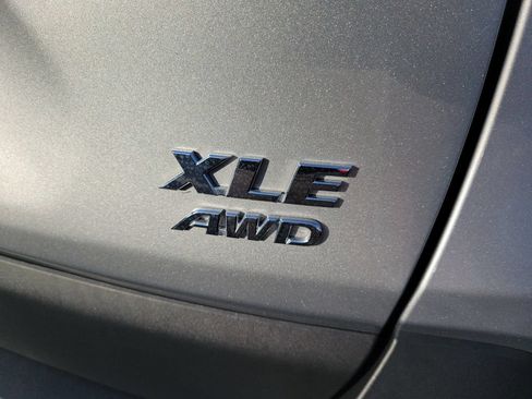 Used 2022 Toyota RAV4 XLE Premium AWD/4WD image 16