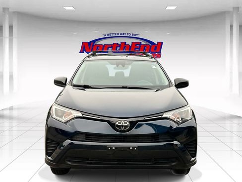 Used 2018 Toyota RAV4 LE AWD/4WD image 8
