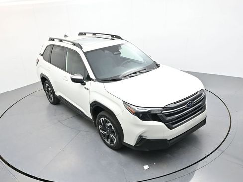 Used 2025 Subaru Forester Premium w/ Protection Package (1PH) image 17