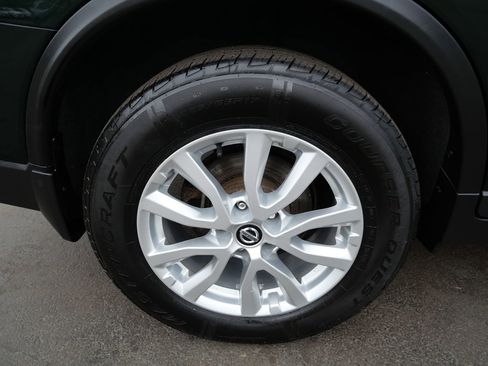 Used 2019 Nissan Rogue SV AWD/4WD image 38