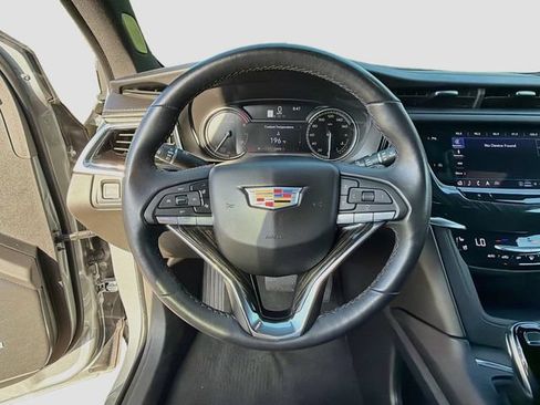 Used 2024 Cadillac XT6 Premium Luxury FWD image 41