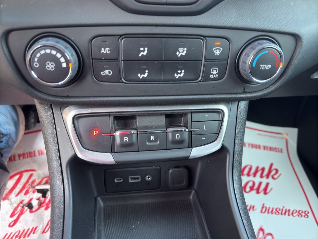 Used 2024 GMC Terrain SLE AWD/4WD image 15